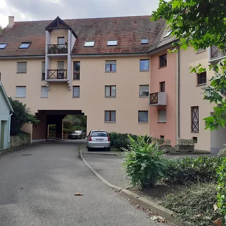 Le Chateau Apartment